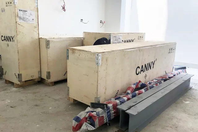Thiết bị thang máy Canny KLK1 tập kết tại công trình ở Đà Nẵng
